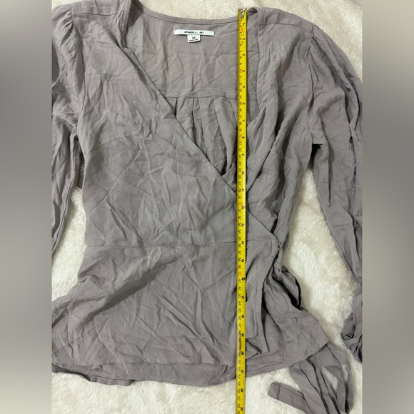 O’Neill Women’s Gray Wrap Long Sleeve Blouse Size XS 
XS - Picture 7 of 10